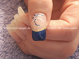 Nail art pen in the colour dark-blue