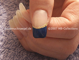 Nail art pen in the colour dark-blue