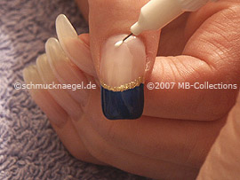 Nail art pen in the colour white