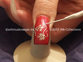 nail art liner in the colours white and silver-glitter