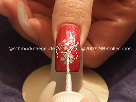 nail art liner in the colours white and silver-glitter