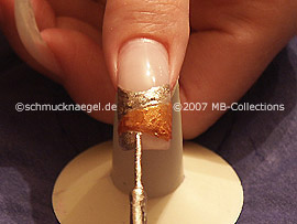 nail art liner in the colour gold