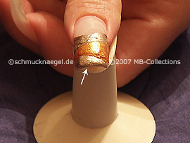 nail art liner in the colour gold