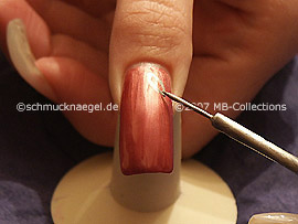 nail art liner in the colour silver