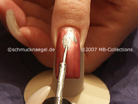 nail art liner in the colour silver