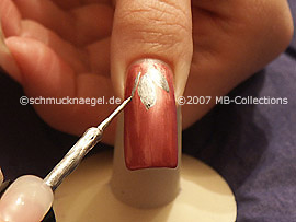 nail art liner in the colour silver