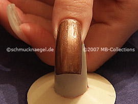 nail lacquer in the colour brown