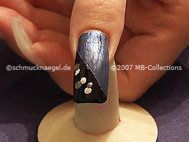 nail art pens in the colours white and silver