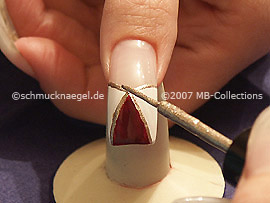 nail art liner in the colour gold