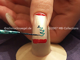 nail art liner in the colour dark green