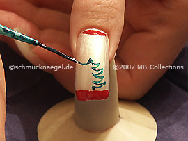 nail art liner in the colour dark green