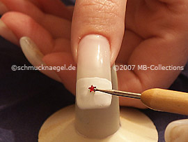 Nail art liner in the colour white