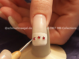 Nail art liner in the colour white