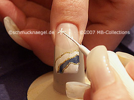 Nail art liner in the colour white