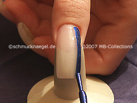 Nail lacquer in the colour dark blue