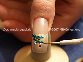 Nail art liner in the colour white